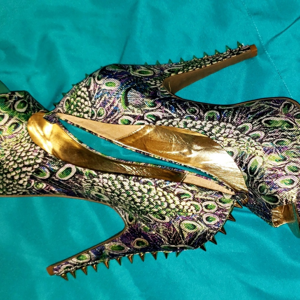Shoes - Picture 8 of 8